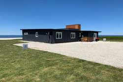 Пластмассовый дом может сдерживать ураган