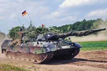 Немецкие танки Leopard против русских танков Т-72. Кто победит?