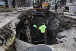 У Львовi блискавично швидко вiдремонтували старий колектор