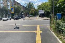 У Києвi облаштували новi безбар'єрнi пiдходи до соцiально важливих об'єктiв