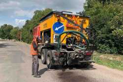 На тернопiльськiй дорозi лiквiдовують ямковiсть