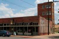 Курьезы: самый маленький небоскреб мира высотой в 12 метров