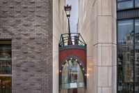 "Найвищий мiст через канал у свiтi" помiстили мiж двома будинками