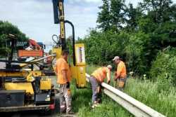 На житомирських дорогах вiдновили бар'єрне огородження