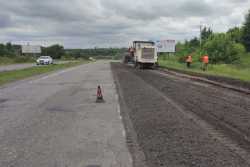 Поблизу Хмельницького покращують проїзд