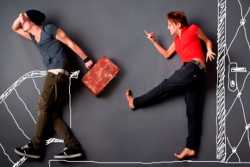 Как владельцу жилья «выписать» человека из квартиры без его согласия