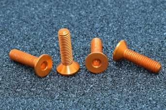 Винты с потайной головкой: виды и особенности