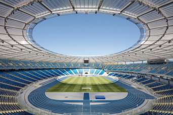 Старому стадиону приделали самую большую прозрачную крышу