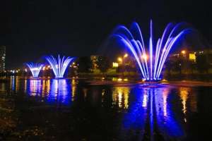 Фонтан на Русановке с высоты птичьего полета. Видео