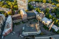 Территорию Киевского ликероводочного завода приведут в порядок