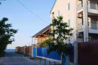 Одну гостиницу построили на двух участках