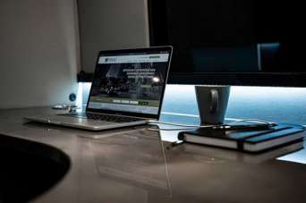 На базе Mercedes-Benz Sprinter создан «офис на колесах» VIP-класса. Фото