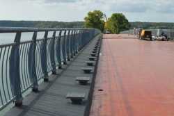 Важливий мiст отримав гiдроiзоляцiю та захисний шару тротуарної частини