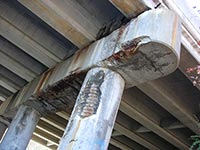 Два львовских моста угрожают поездам