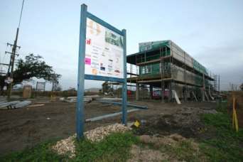 Построенный фондом Брэда Питта дом снесут