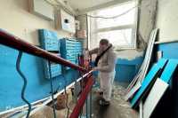 У постраждалих вiд ракетного обстрiлу будинках у Днiпрi встановили вже 90% вiкон