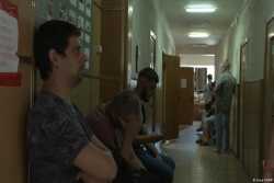 Кому, когда и куда приносят повестки