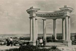 Как в Полтаве Белую беседку восстанавливали