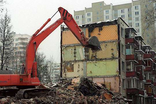 В Киеве начинают сносить «хрущевки»