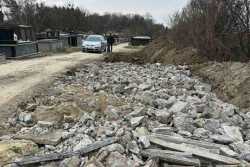 На єдиному у Львовi дiючому кладовищi облаштовують пiд'їзнi дороги