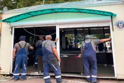 У Києвi бiля Лаври прибрали МАФи