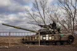 Военная помощь поступает не только из западных стран