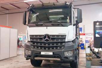В Украине появился новый уникальный самосвал Mercedes-Benz