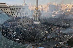 Коммунальщиков зовут убирать Киев