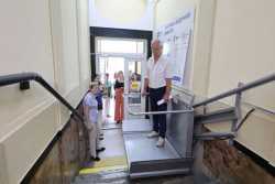 Львiв встановив 60 пiдйомникiв для осiб з iнвалiднiстю