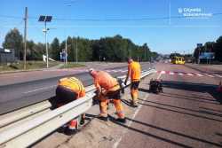 На державних шляхах Житомирщини проводять вiдновлення дорожнiх огороджень