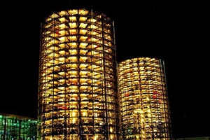 В Германии концерн Volkswagen выстроил автобашни 