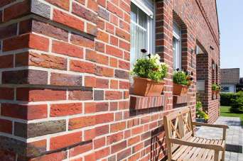 Плюсы и минусы кирпичной облицовки фасадов. Фото и видео