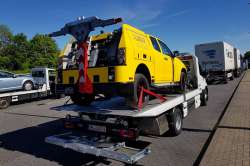 На дороги Украины вышла линейка итальянских автоэвакуаторов. Фото и видео