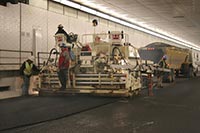 Нормальный асфальт на Почтовой площади киевляне не увидят еще несколько месяцев