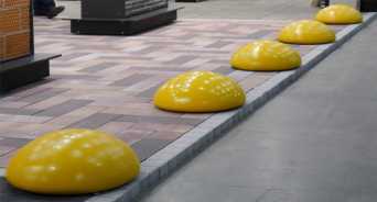 Бетонные болларды – многофункциональные дорожные элементы