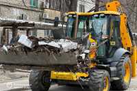 Контейнернi майданчики Днiпра завалюють ремонтними та будiвельними вiдходами