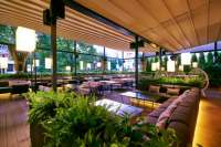 Закрытому общепиту разрешили обустроить летние площадки