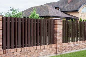 Разновидности евроштакетника, плюсы и минусы. Видео