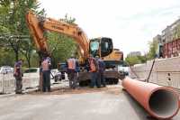 У Днiпрi ремонтують збудований за радянських часiв аварiйний колектор