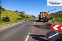 На дорогах Буковини лiквiдовують неглибоку ямковiсть