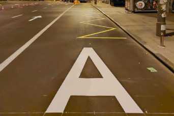 На всiх магiстральних автошляхах Києва поновили дорожню розмiтку