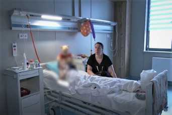 Медики в Киеве оперируют под пулями и взрывами