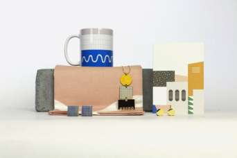 Знаменитый театр посвятил себе любимому коллекцию украшений