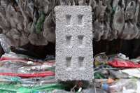 Компания уже 4 года производит кирпичи из пластиковых бутылок