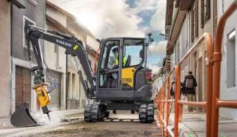 В Украине появился новый компактный экскаватор