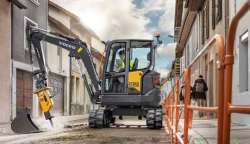 В Украине появился новый компактный экскаватор