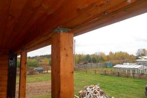 Что такое винтовой компенсатор усадки деревянного дома