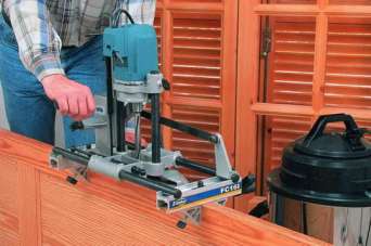 Как фрезеровать двери и установить ручки