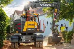 На европейском рынке новинка 2020 года: компактный экскаватор с минимальным радиусом поворота