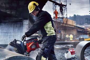 Как резать бетон бензопилой. Видео